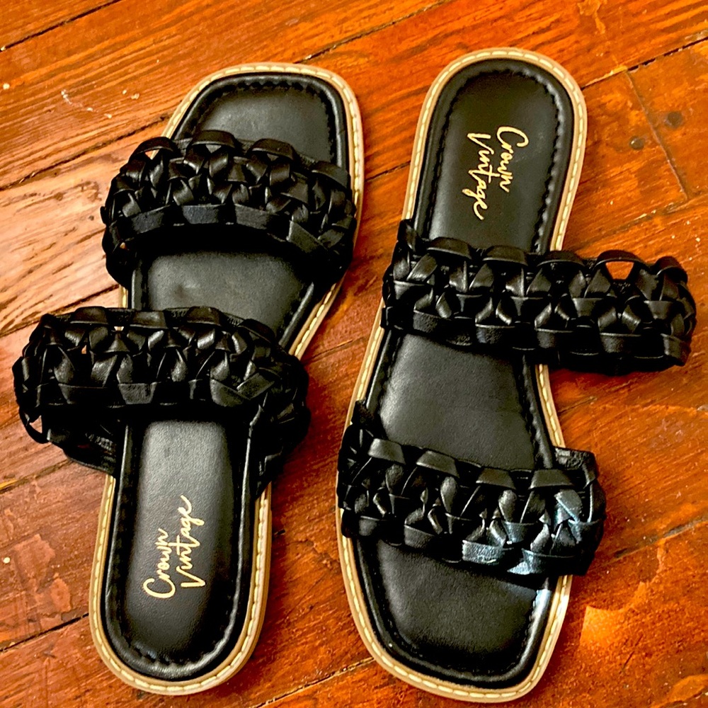 Braided black crown vintage sandal
